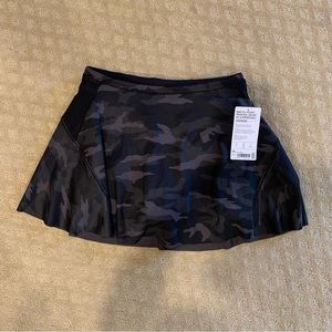 Athleta Match Point Printed Skort in Supersonic Size XS, never worn with tags